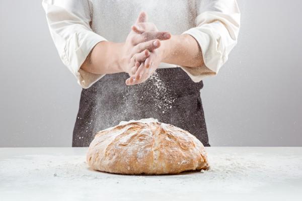 Sorprende haciendo pan de masa madre
